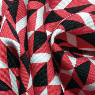 供应服装用布30s*30s 100%人棉 2/1斜纹菱形热销春夏女装印花面料