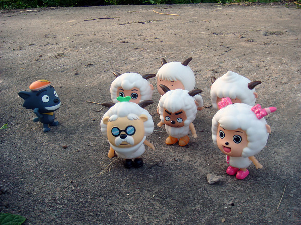 新款喜羊羊与灰太狼公仔7个款式玩偶生日礼品圣诞礼物摆件