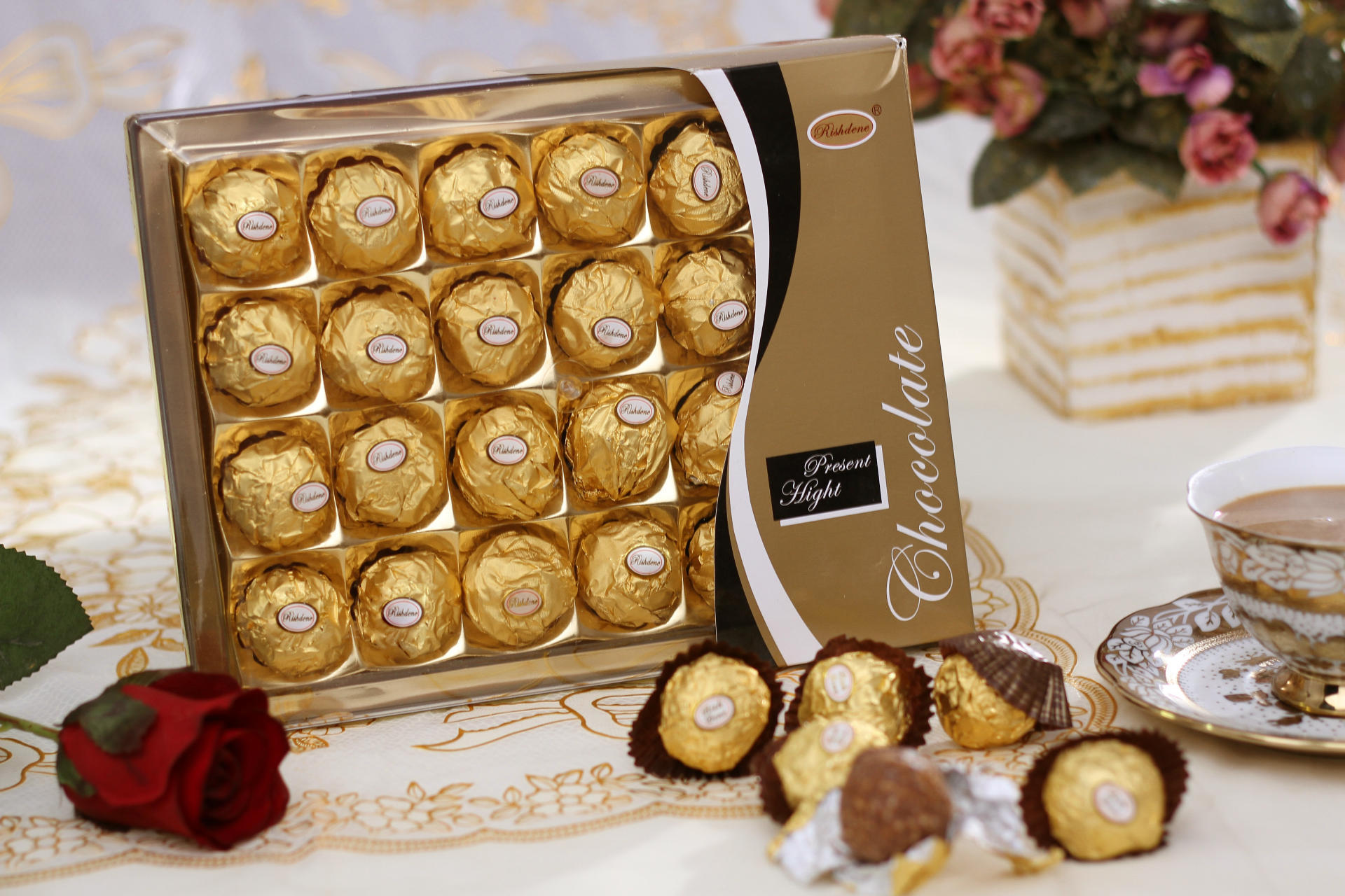 t24粒装瑞诗丹莲-喜糖巧克力结婚婚庆礼盒厂家批发oem代工