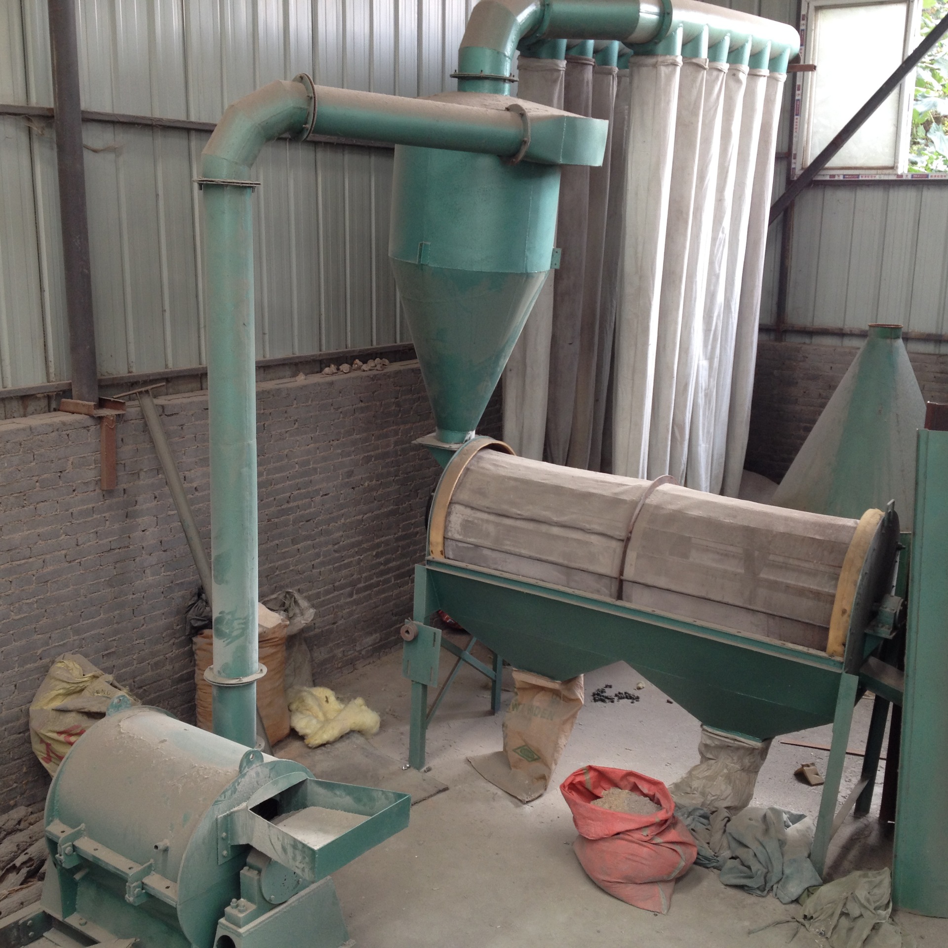 郑州华隆制造800型木粉机,杉木粉碎机,制香粉碎机,万能粉碎机