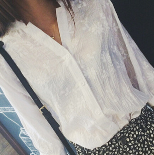 2014初秋新款593# 韩版小清新贴花立领滑肩袖宽松衬衫 两色