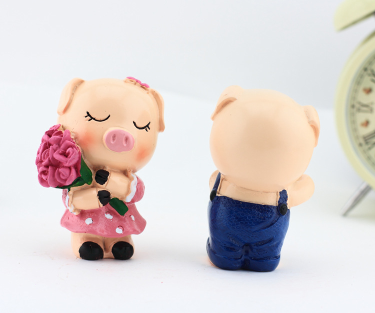 捧花捧爱心小猪 可爱小猪 树脂家居饰品礼品 树脂摆件 2个一对