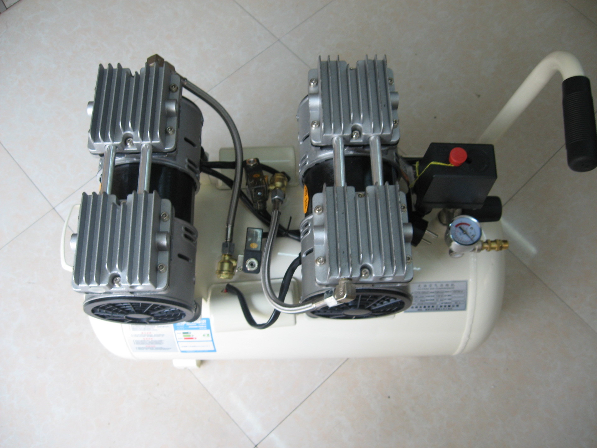 奥突斯50l—2x550w全铜芯无油静音空压机低噪音医用小区商场专用