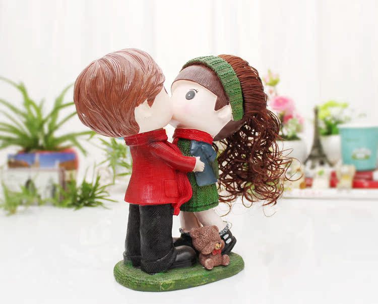 亲爱的情侣摆件 创意树脂爱情娃娃 亲嘴男女孩 送男女朋友礼品