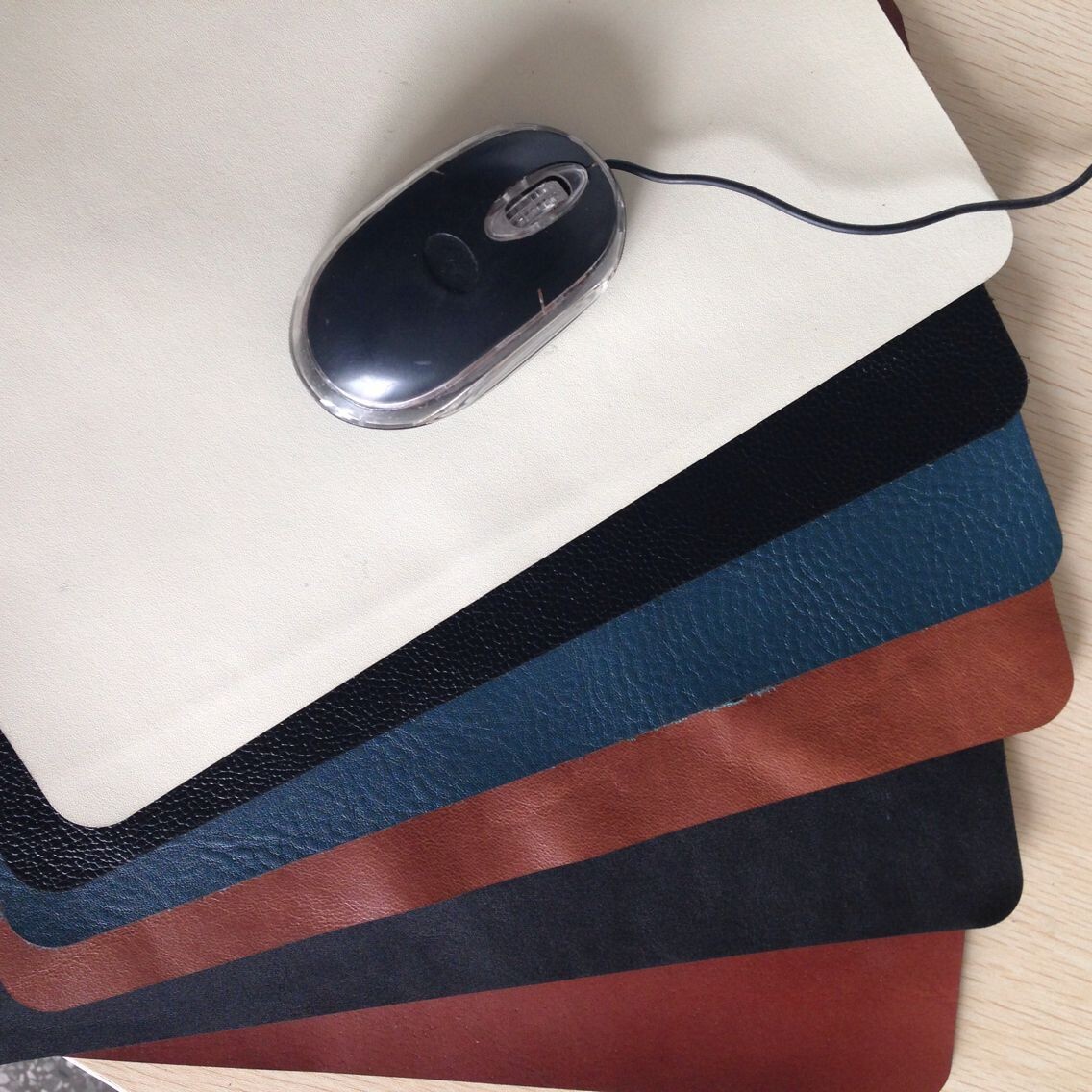 【高档真皮鼠标垫头层皮超大鼠标垫游戏垫 29x21cm 可加印logo】价格,