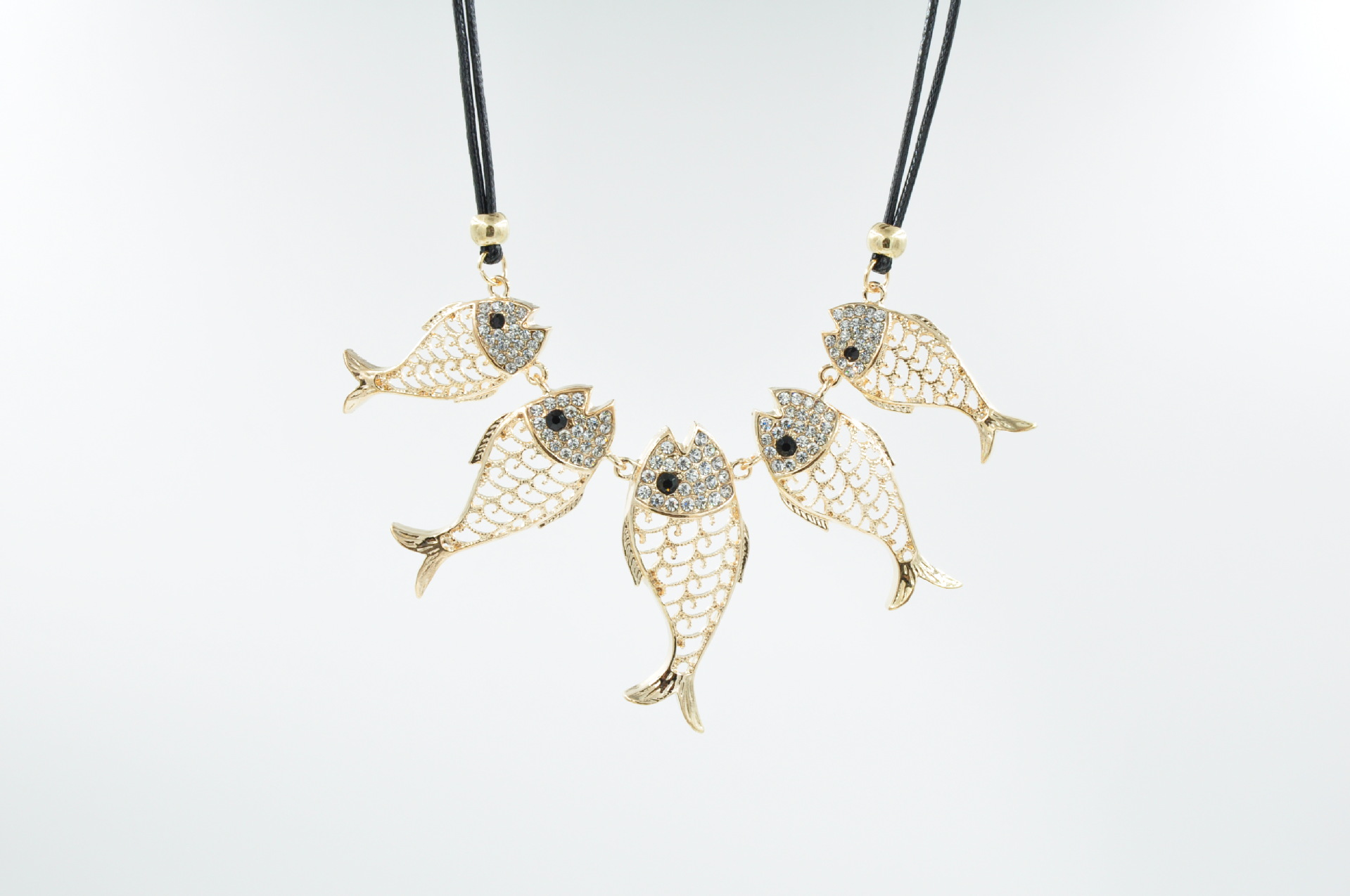 义乌饰品 2014新款韩国时尚镂空镶钻小鱼短款项链毛衣链欧美爆款