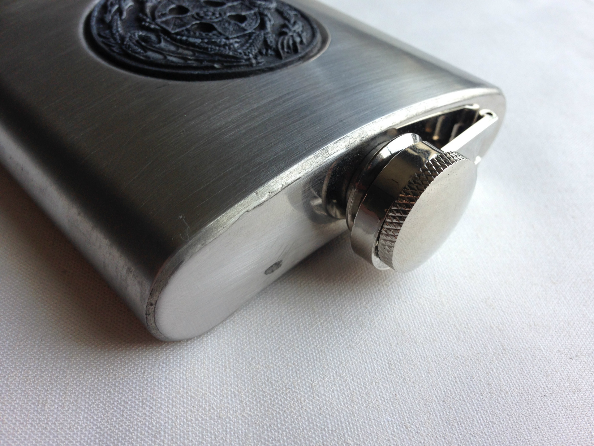 激光焊加厚不锈钢抗摔耐磨砂光贴牌欧美随身便携军用酒壶厂家直销