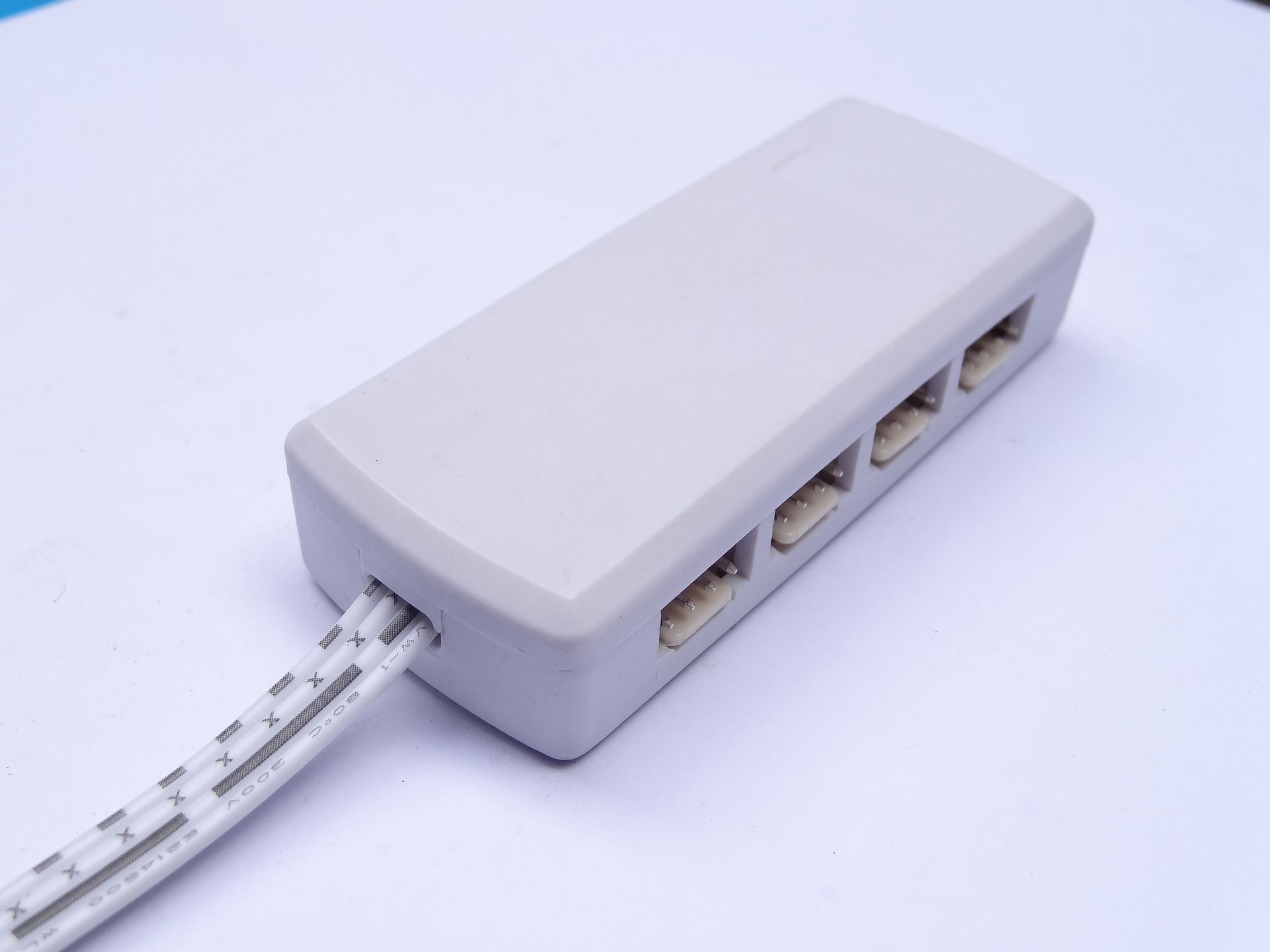 rgb灯条接线盒 接线盒 led橱柜 电源分线盒