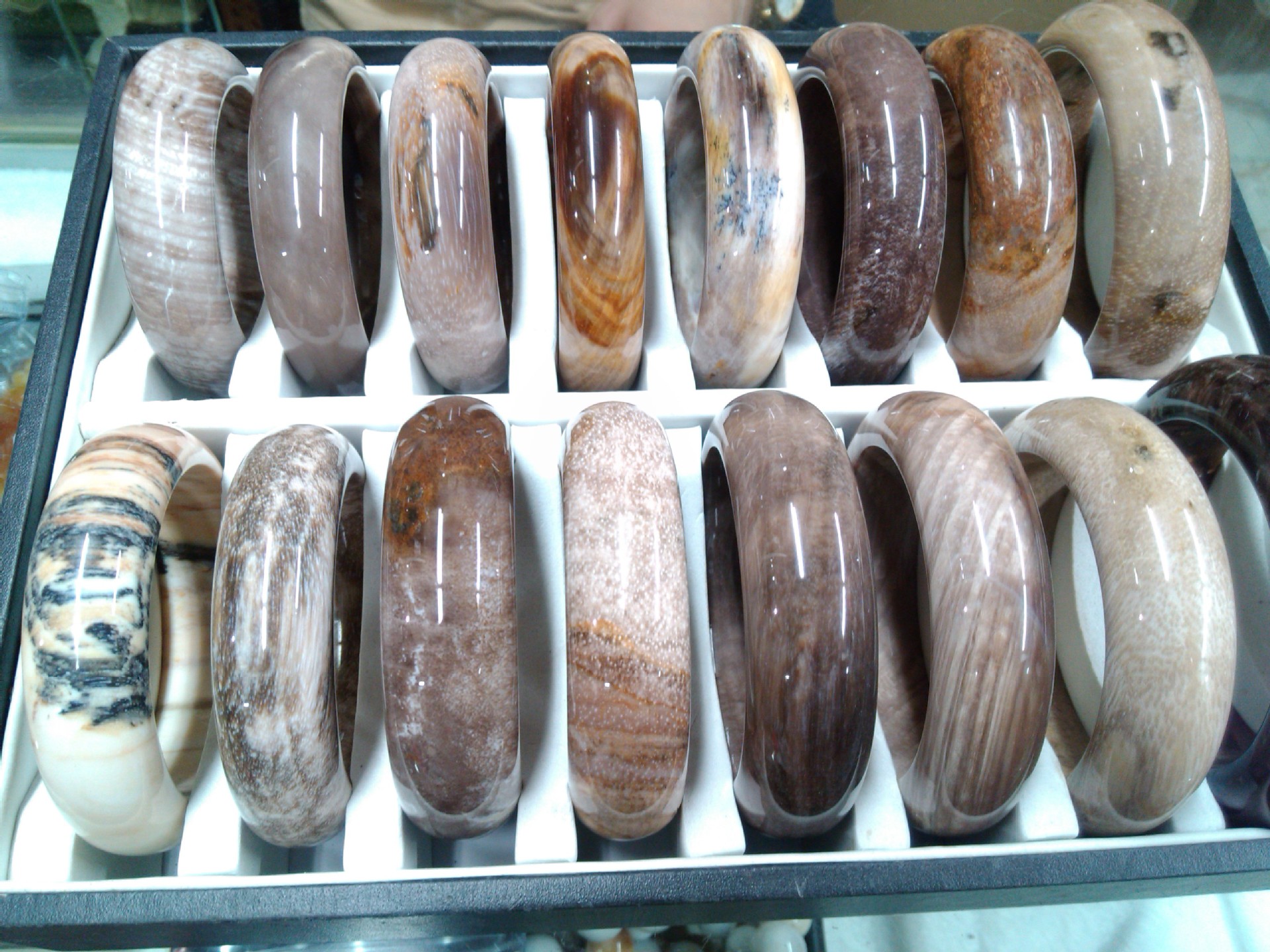 王太立供应天然木化玉硅化木手镯399包邮量大优惠