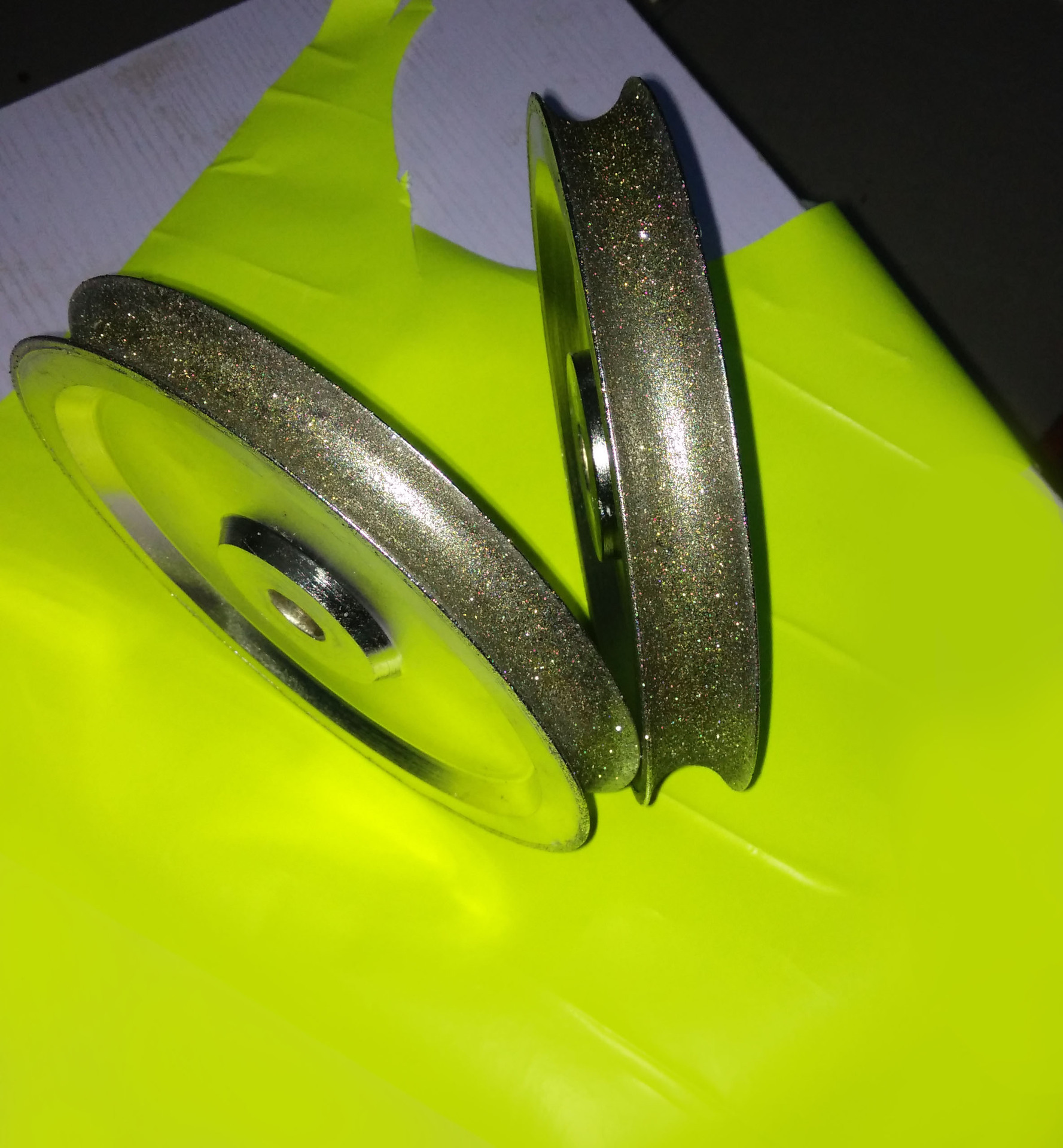 电镀r槽轮刚玉磨圆角砂轮打磨石材玉珠手镯金刚轮成型轮凸凹轮