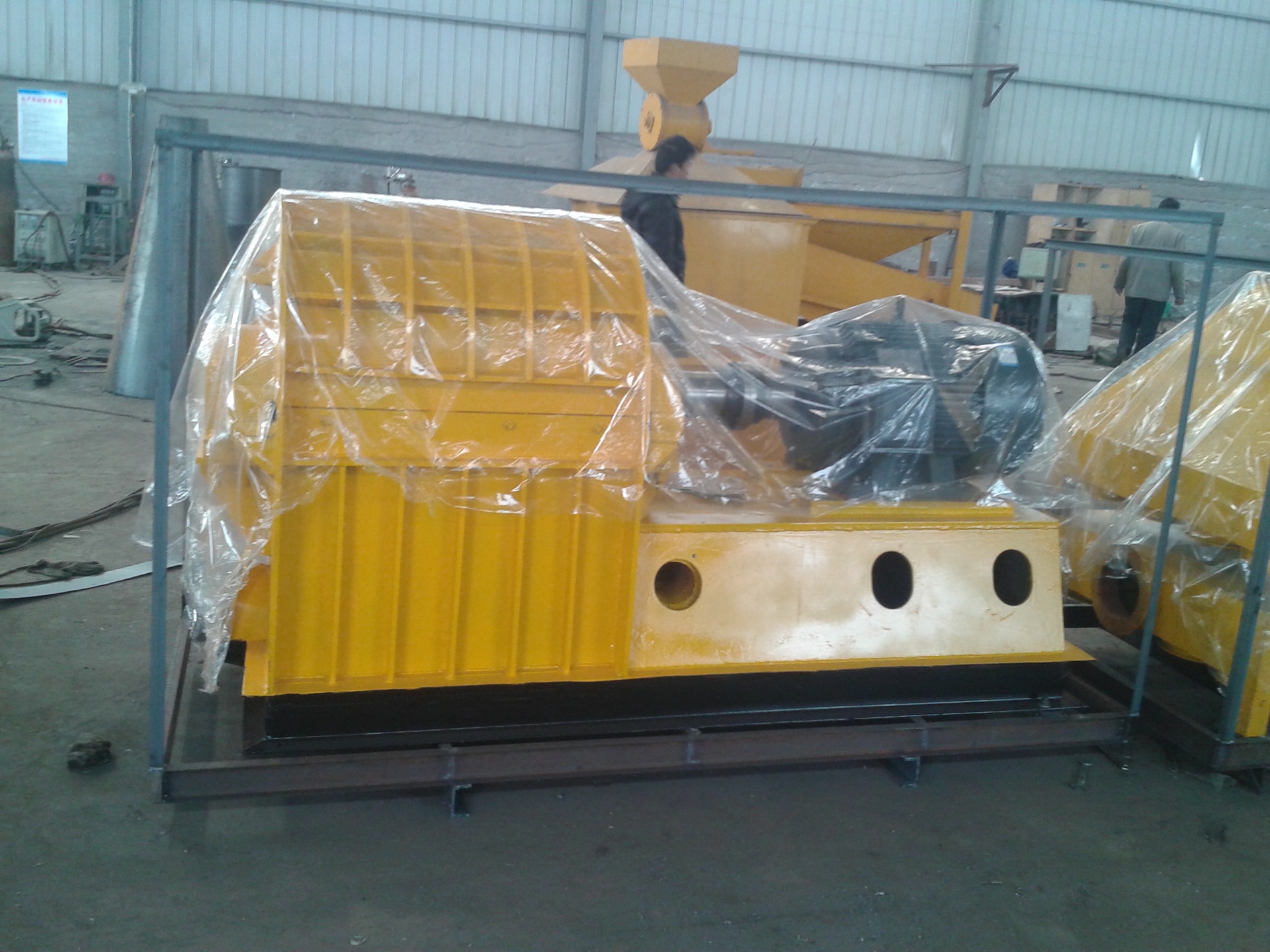 首页 机械及行业设备 粉碎设备 粉碎机 玉米秸秆粉碎木粉机,木材粉碎