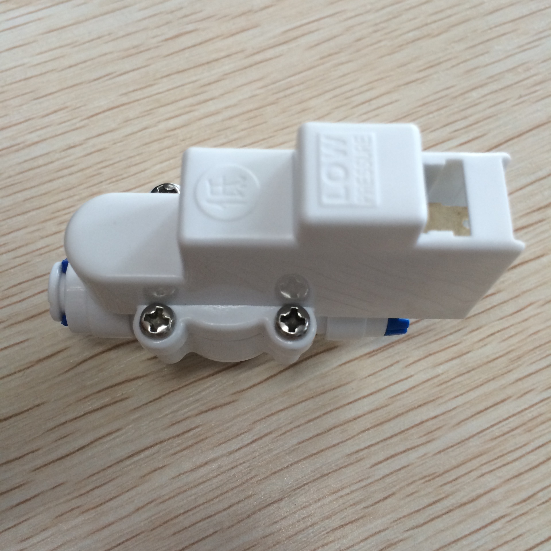 低压开关 ro反渗透直饮水机低压开关 纯水机净水器低压开关配件