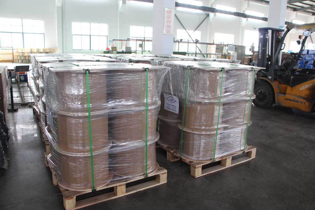 电缆的制造长度:305m 木盘尺寸:530*160*330mm(内高) 包装方式:木轴