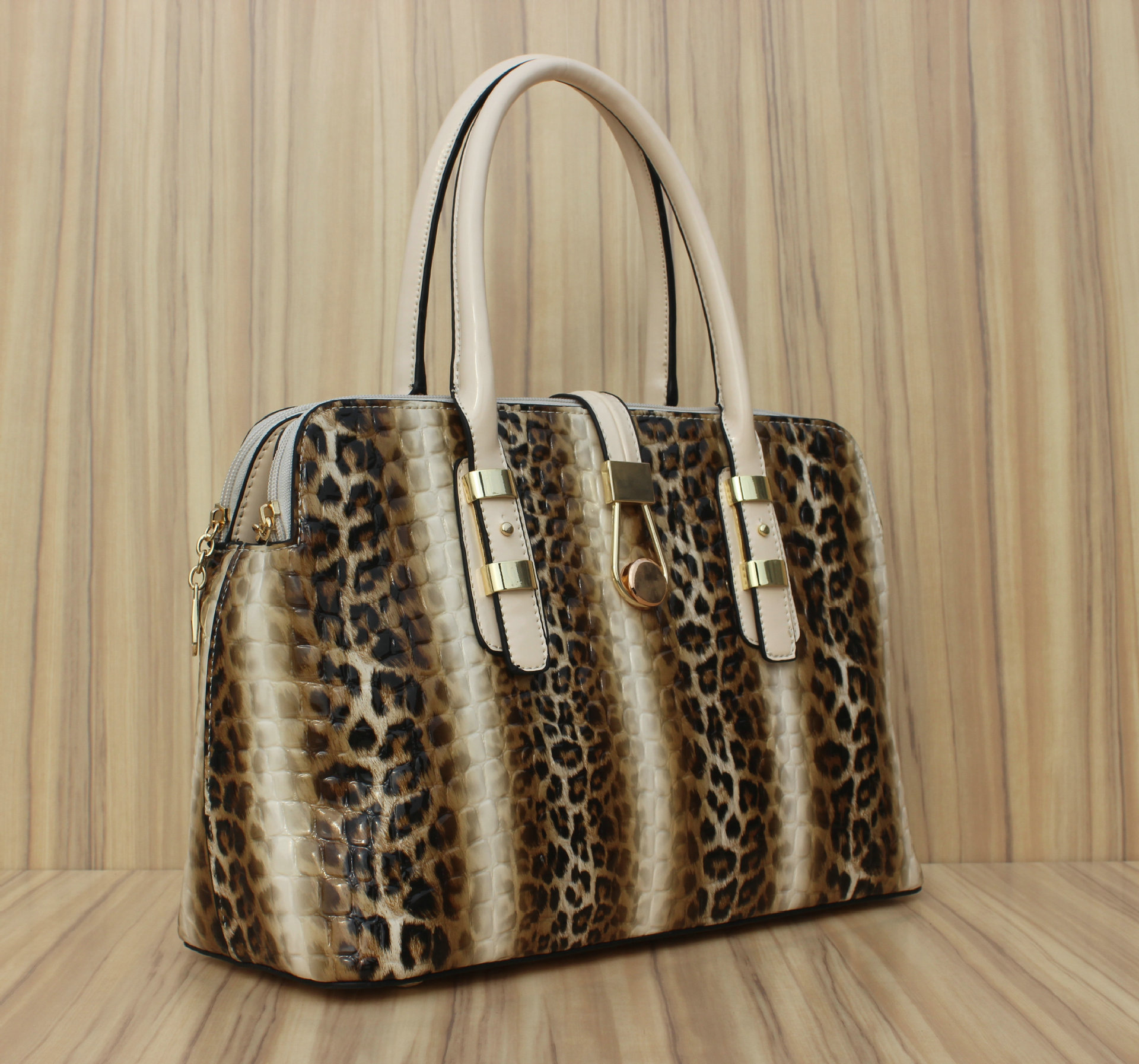 2014春季新款波斯比亚专柜正品油皮糖果包锁扣包广州女包厂家直销