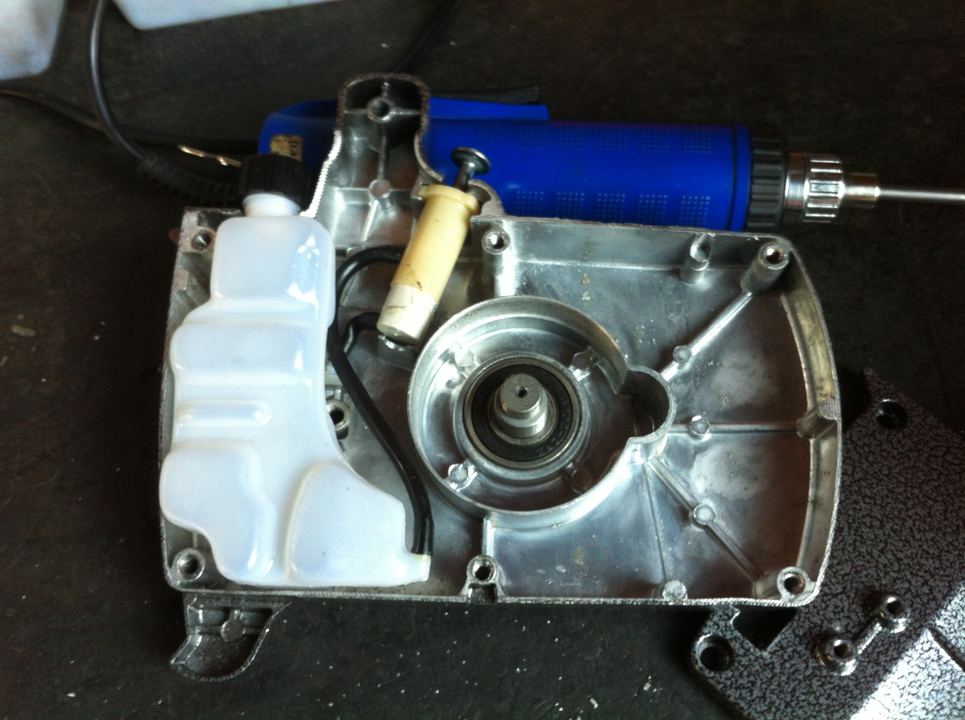 首页 五金,工具 电动工具 电动工具配件 供应电链锯齿轮箱 手动出油铝