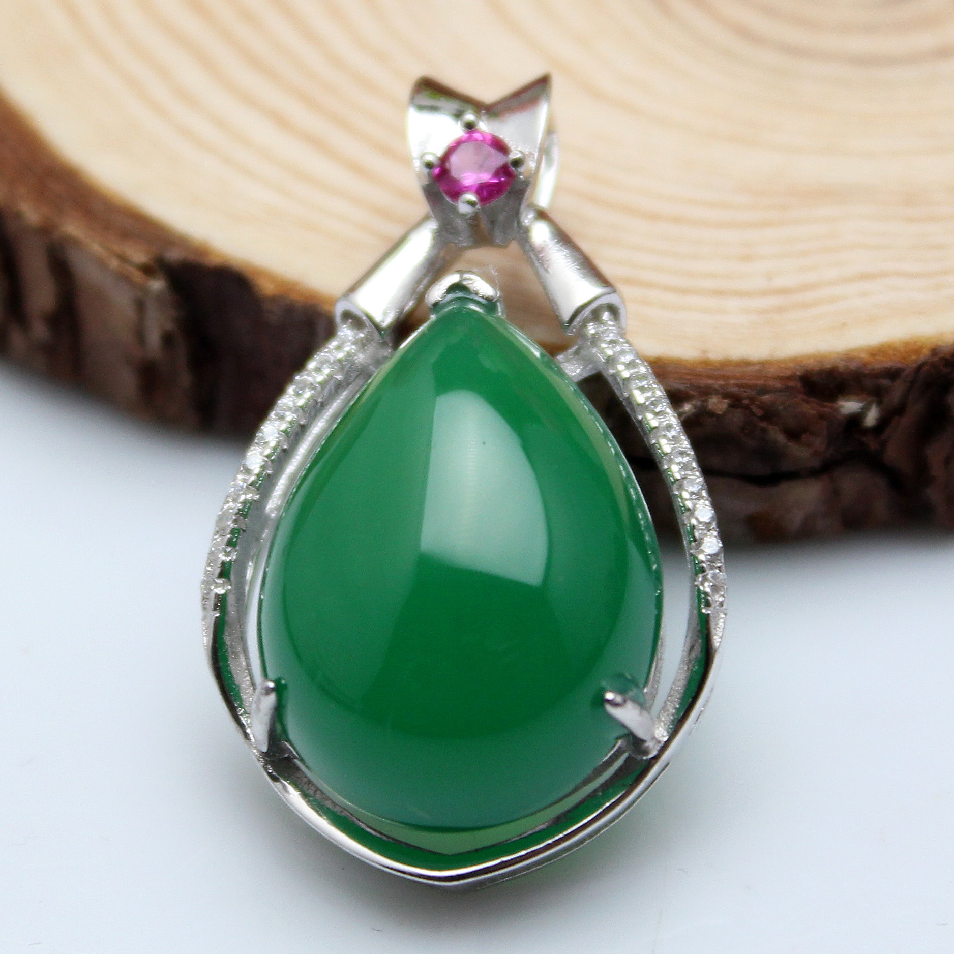 静雅饰品 925银镶钻绿玉髓吊坠 宽边时尚玉髓吊坠 p126