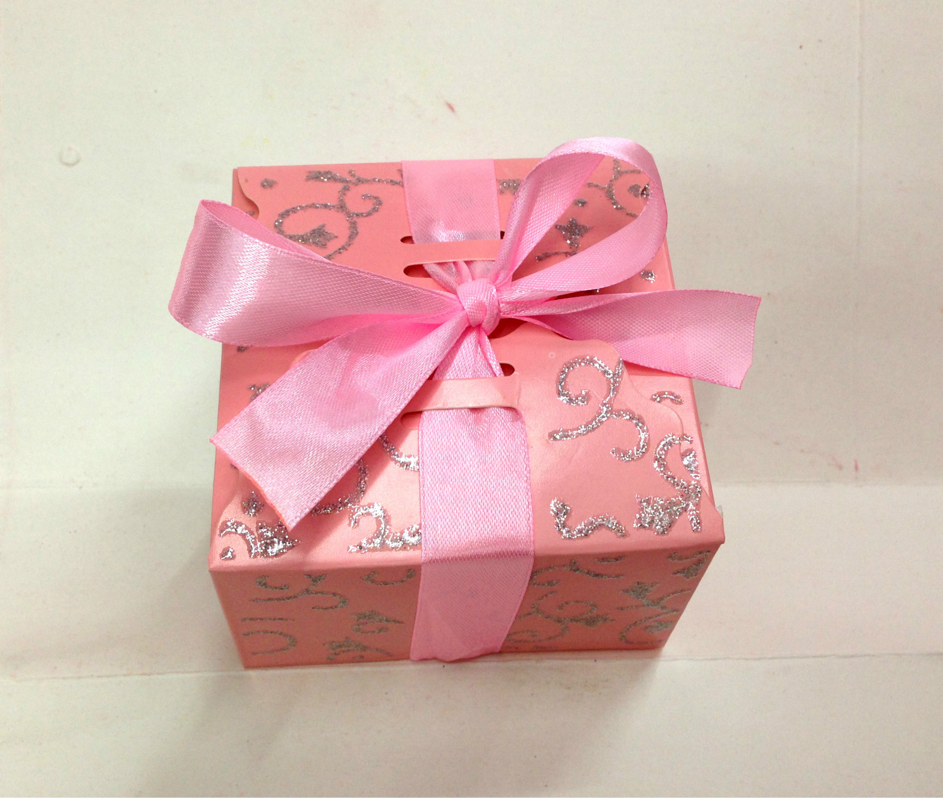 喜糖盒义乌批发高档纸糖盒9公分金粉方盒闪亮结婚包糖盒子