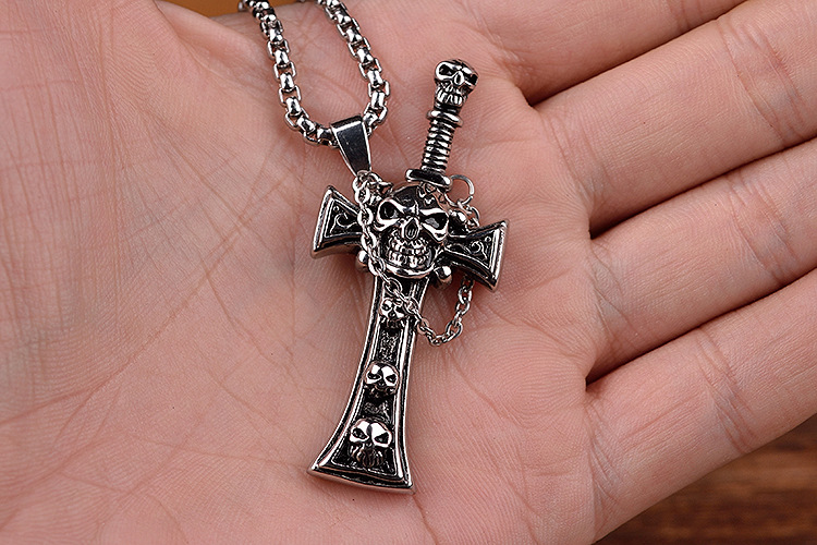 湖北黄石gz141欧美外贸个性复古朋克哥特潮男骷髅头十字剑钛钢项链