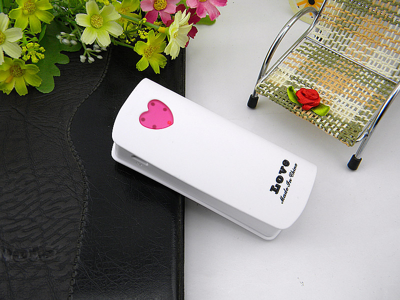 love心型移动电源 爱心充电宝 爱心移动电源love心形充电宝情侣款
