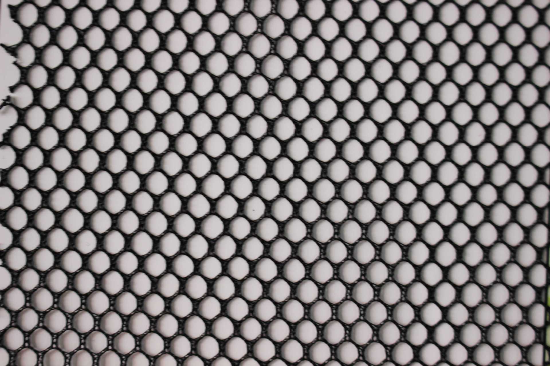 厂家直销 全涤六角网眼布 定型硬网纱 速干网格布料