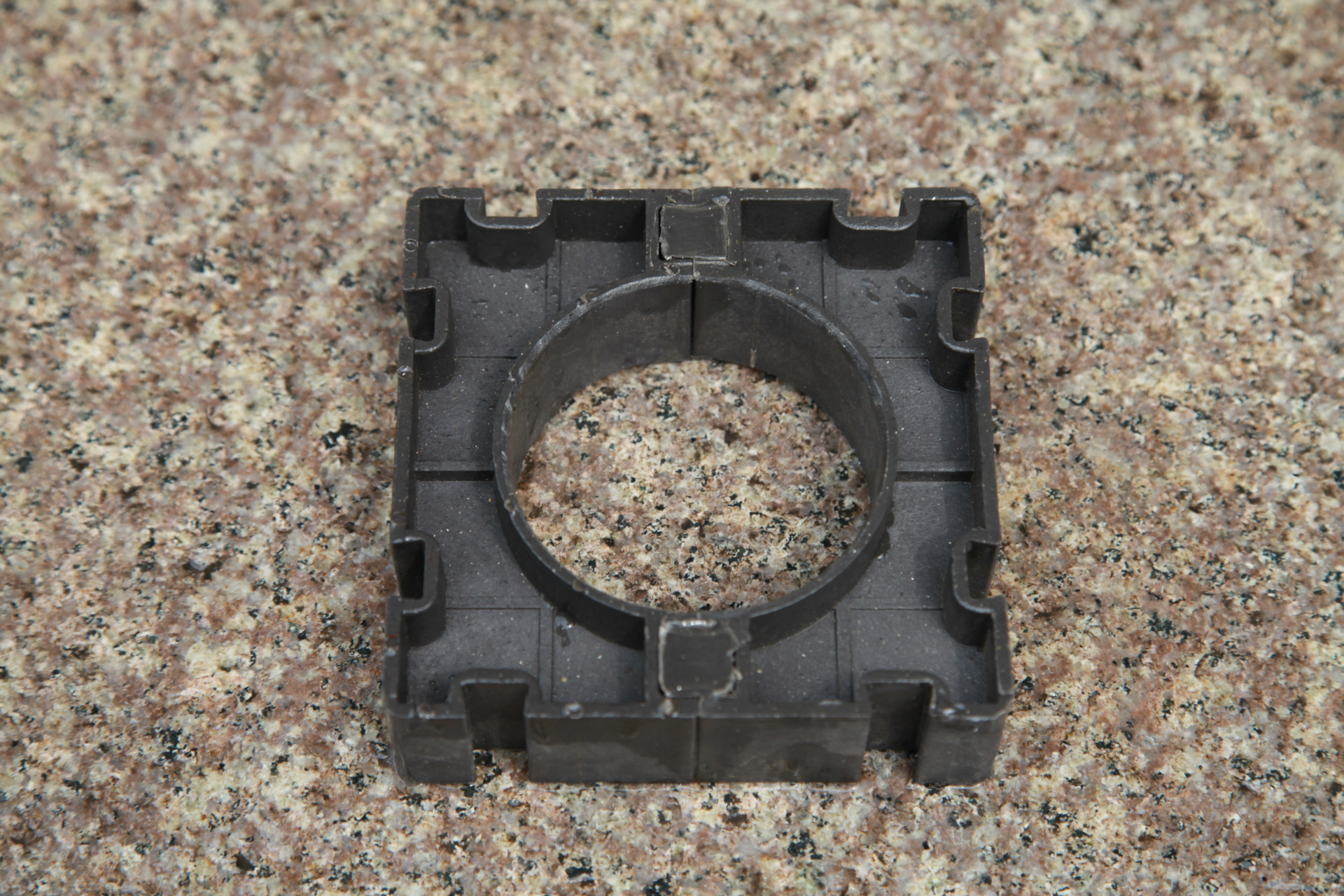 优质塑料管枕 黑色pe管枕 排水管枕 电力管道专用管枕 型号齐全