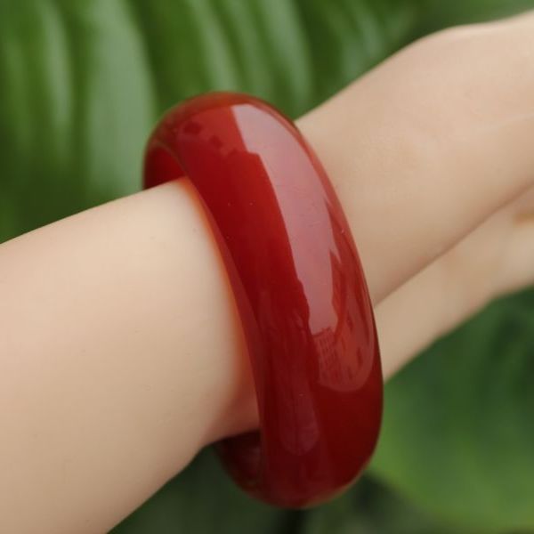 时尚天然正品巴西红玛瑙加宽加厚手镯玉手镯红玉髓圆镯批发