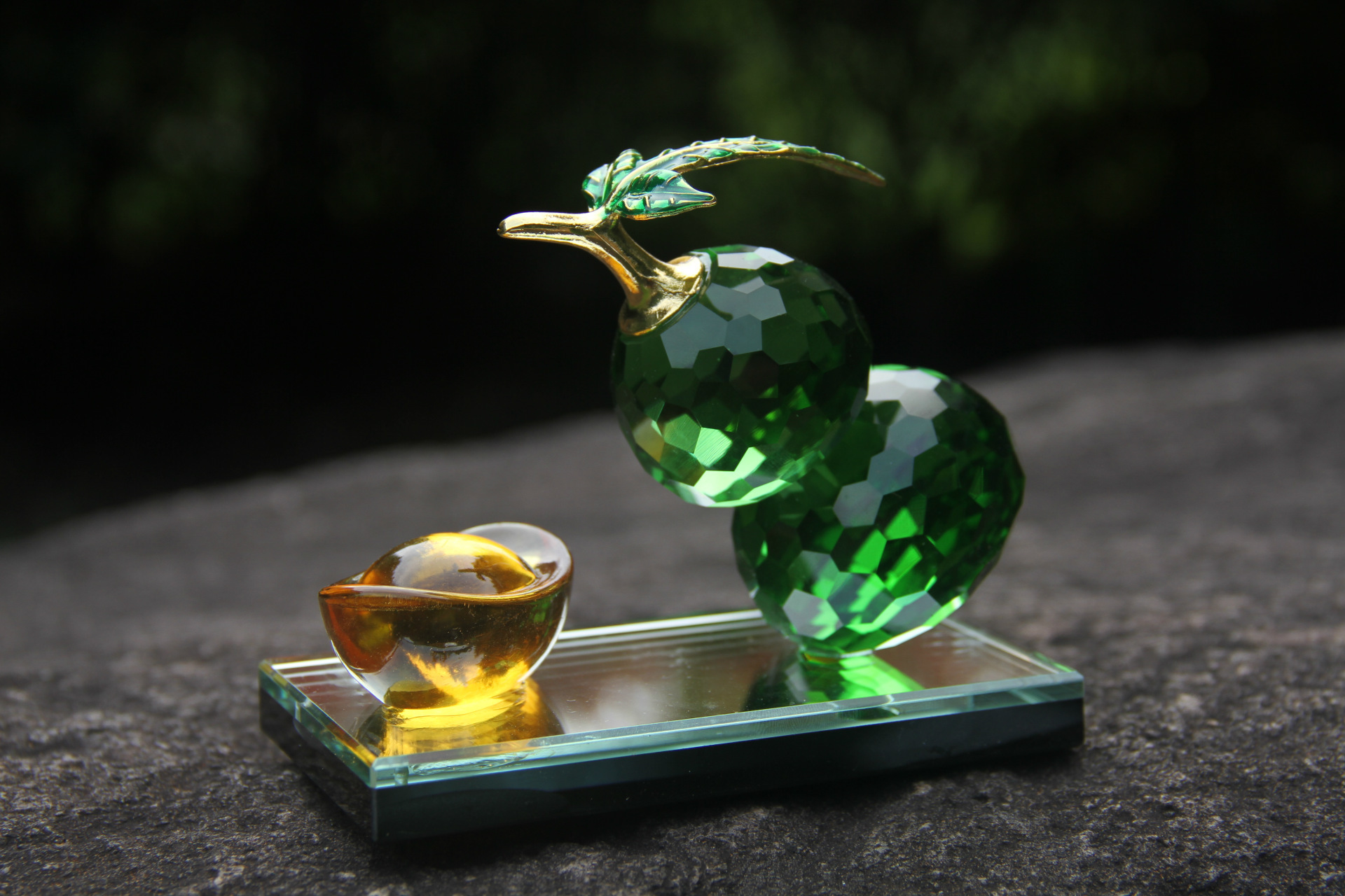 新款汽车香水座高档车载装饰品 车用礼品来样定做k9水晶合金葫芦