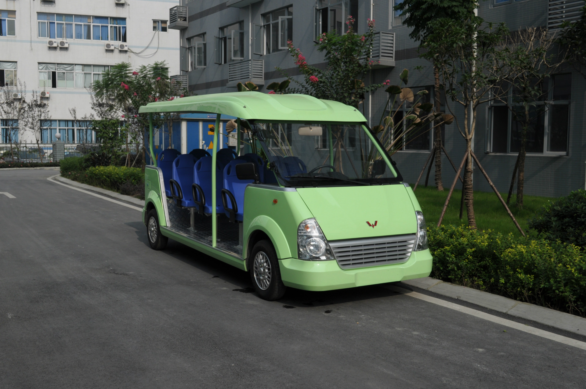 销售五菱燃油车,东风观光车,东风游览车 公园景区专用车