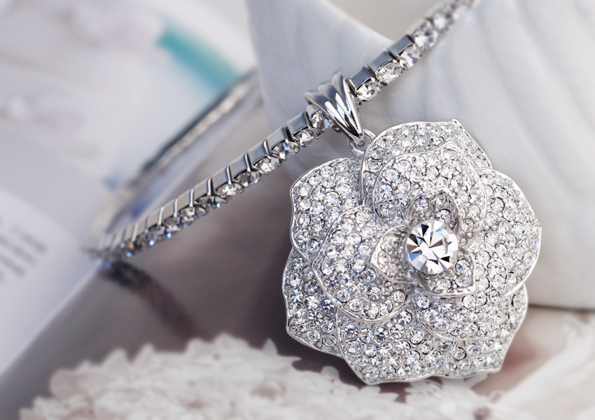 现货!韩货原版定制 小香伯爵系列满钻山茶花朵女短项链项圈 批发