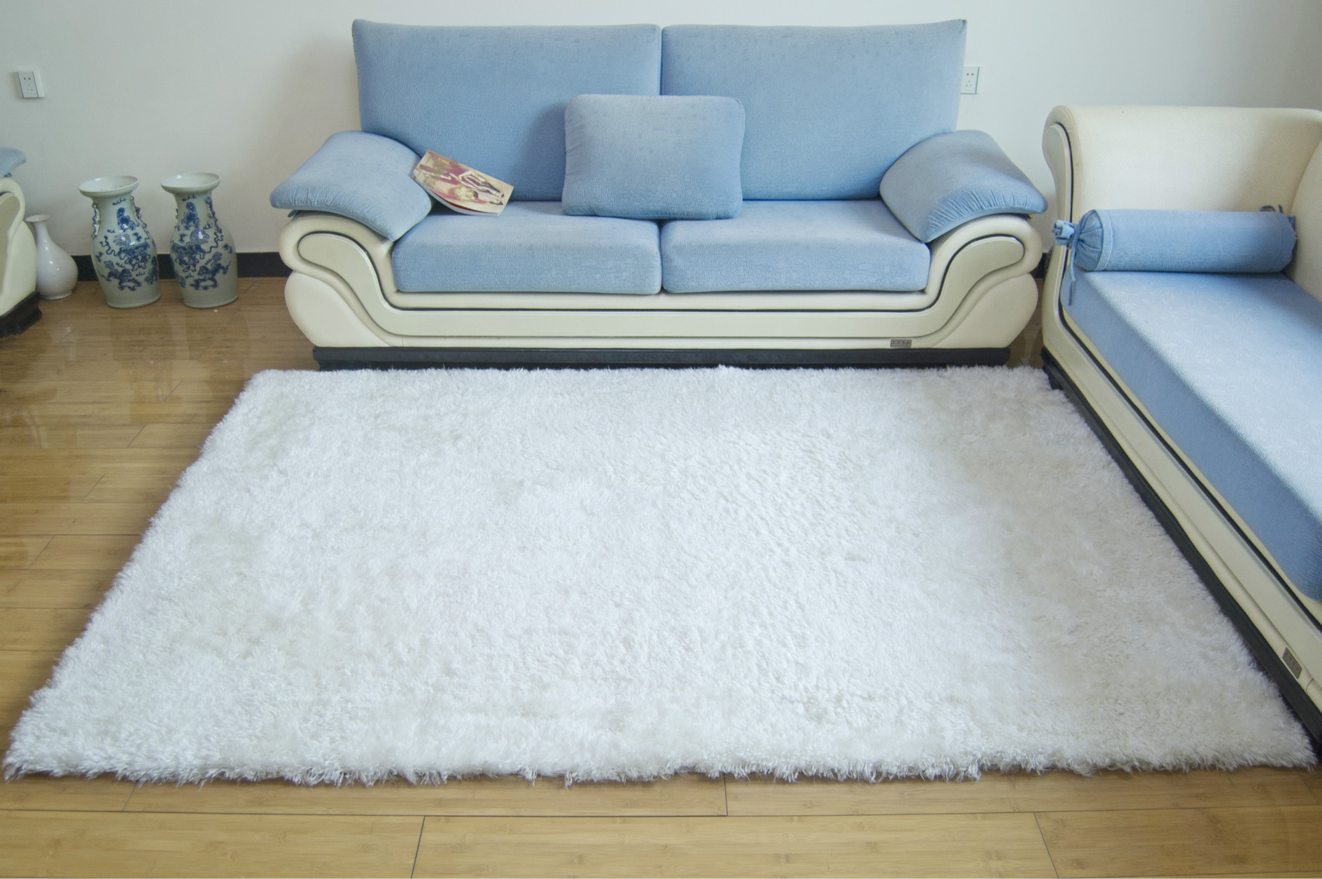 亚美厂家直销批发 出口客厅卧室地垫棉底白色毛绒地毯 可定制