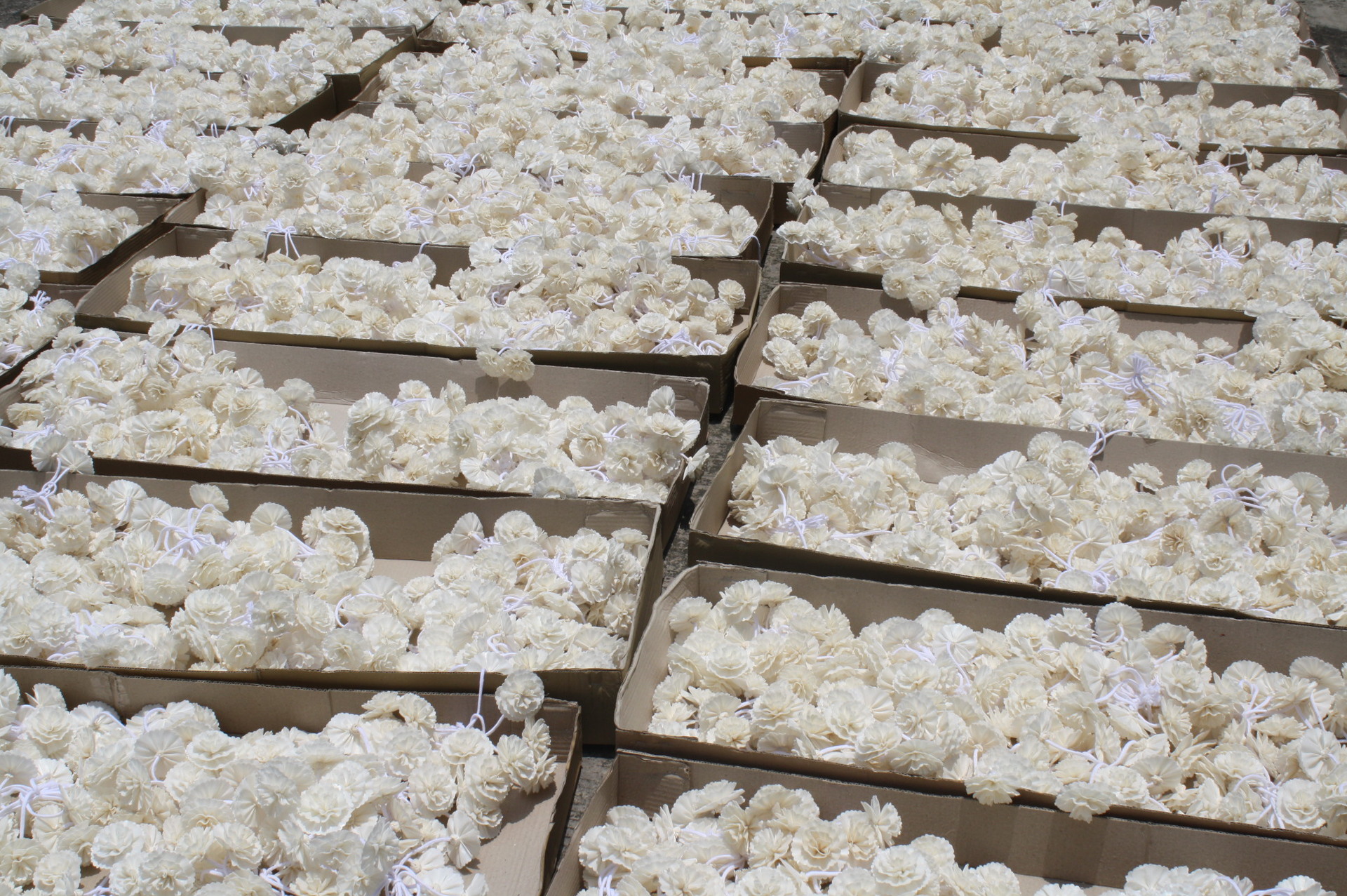 2014装潢摆饰通草纸花植物型手工蔷薇花加工定制大量供应花朵批发