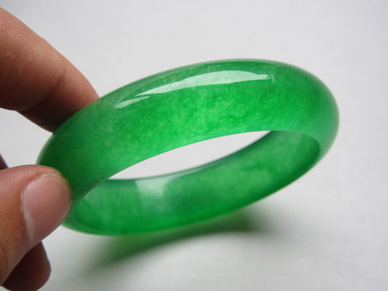 彩玉坊 精美绿玉手镯 石英岩玉手镯 臻品碧绿手镯 细条直销批发玉