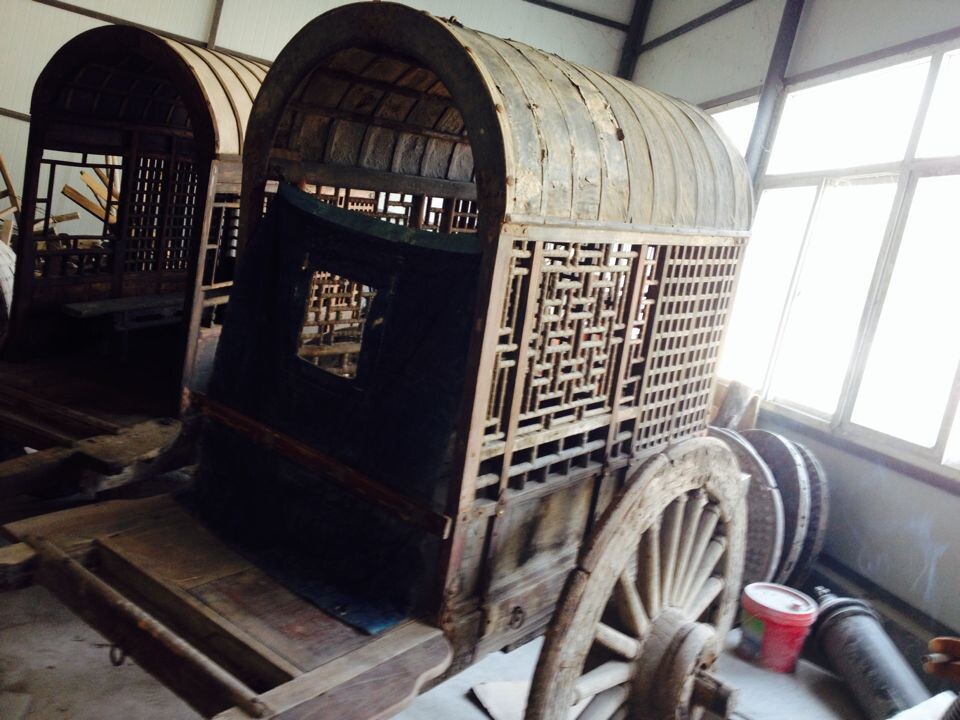 供應民間帶棚木老馬車,木轎車.農用古舊大馬車,獨輪車,花軲轆