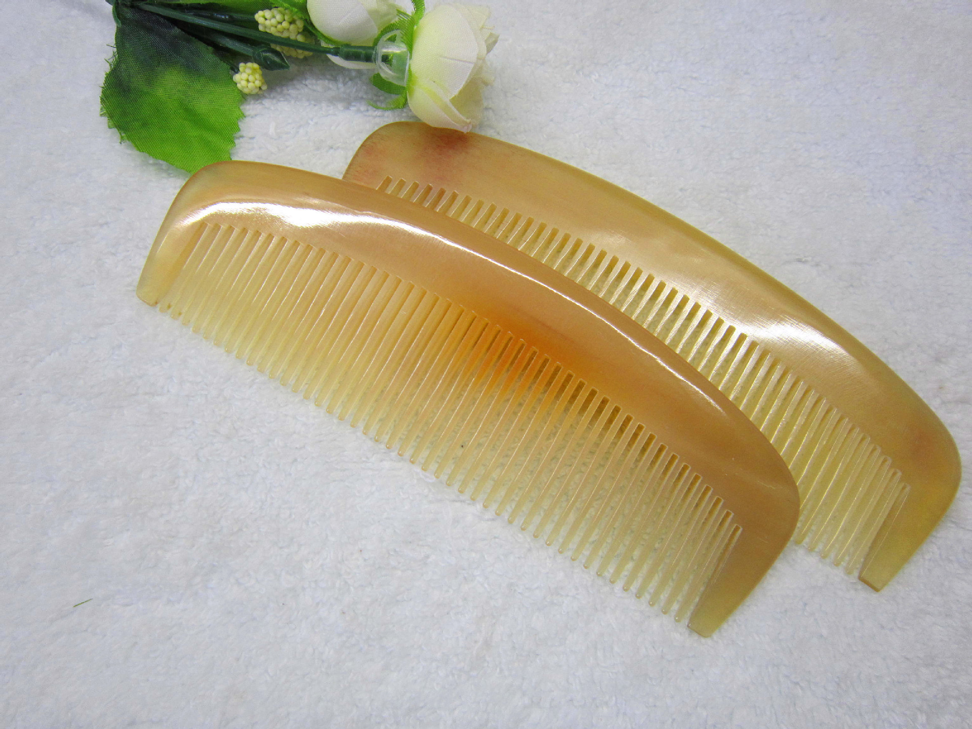 厂家批发半月型精品绵羊角梳【尺寸15*5】