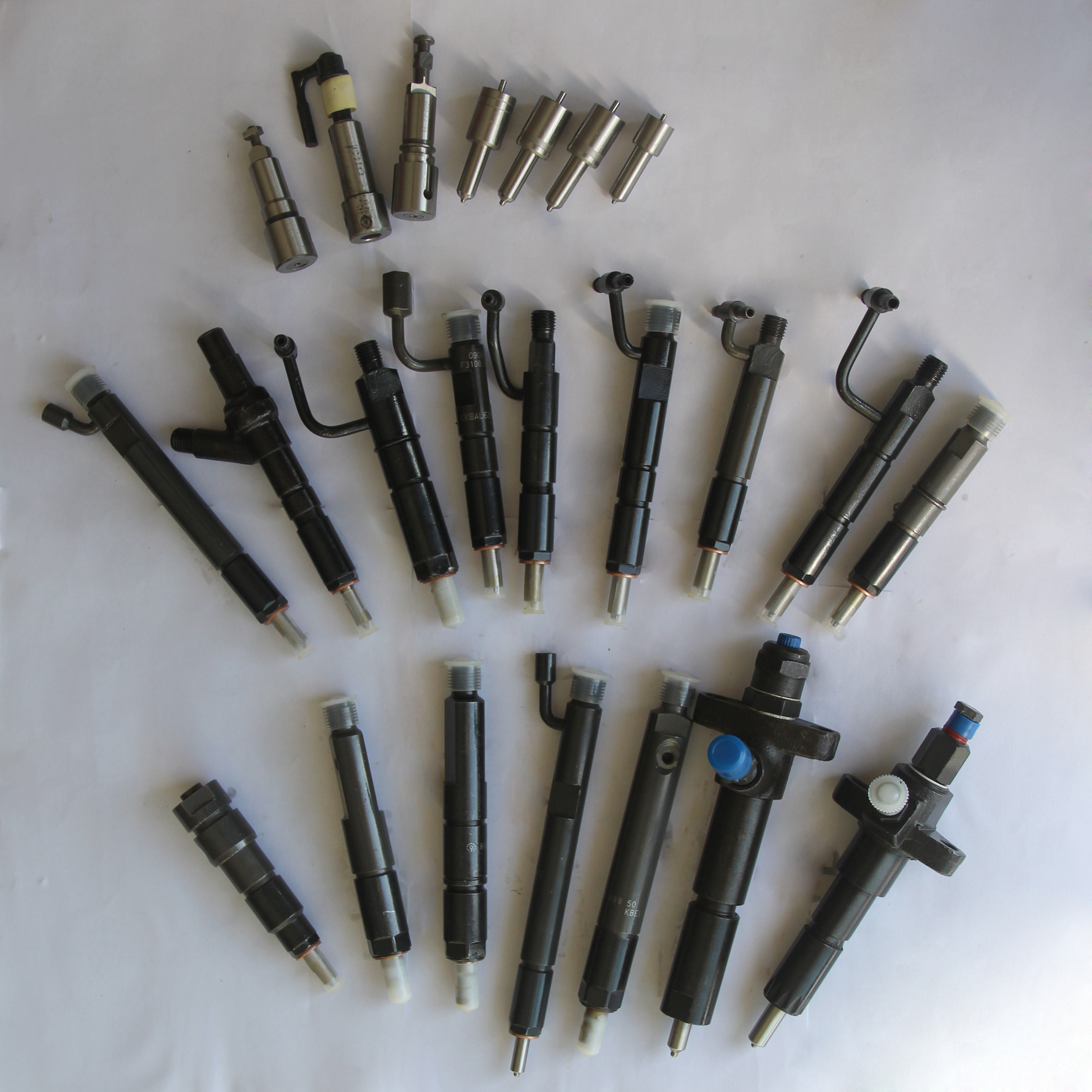 专注柴油机发动机油泵配件喷油器总成,喷油嘴