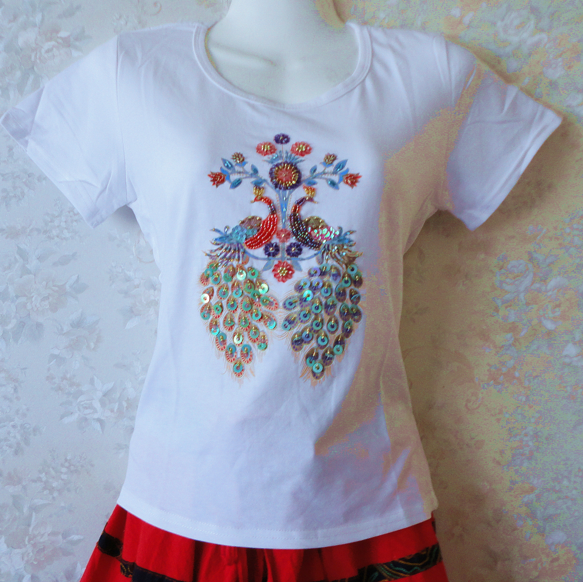 爆款 免费拿样 2014女装民族风串珠双孔雀t恤女衣服旅游产品混批