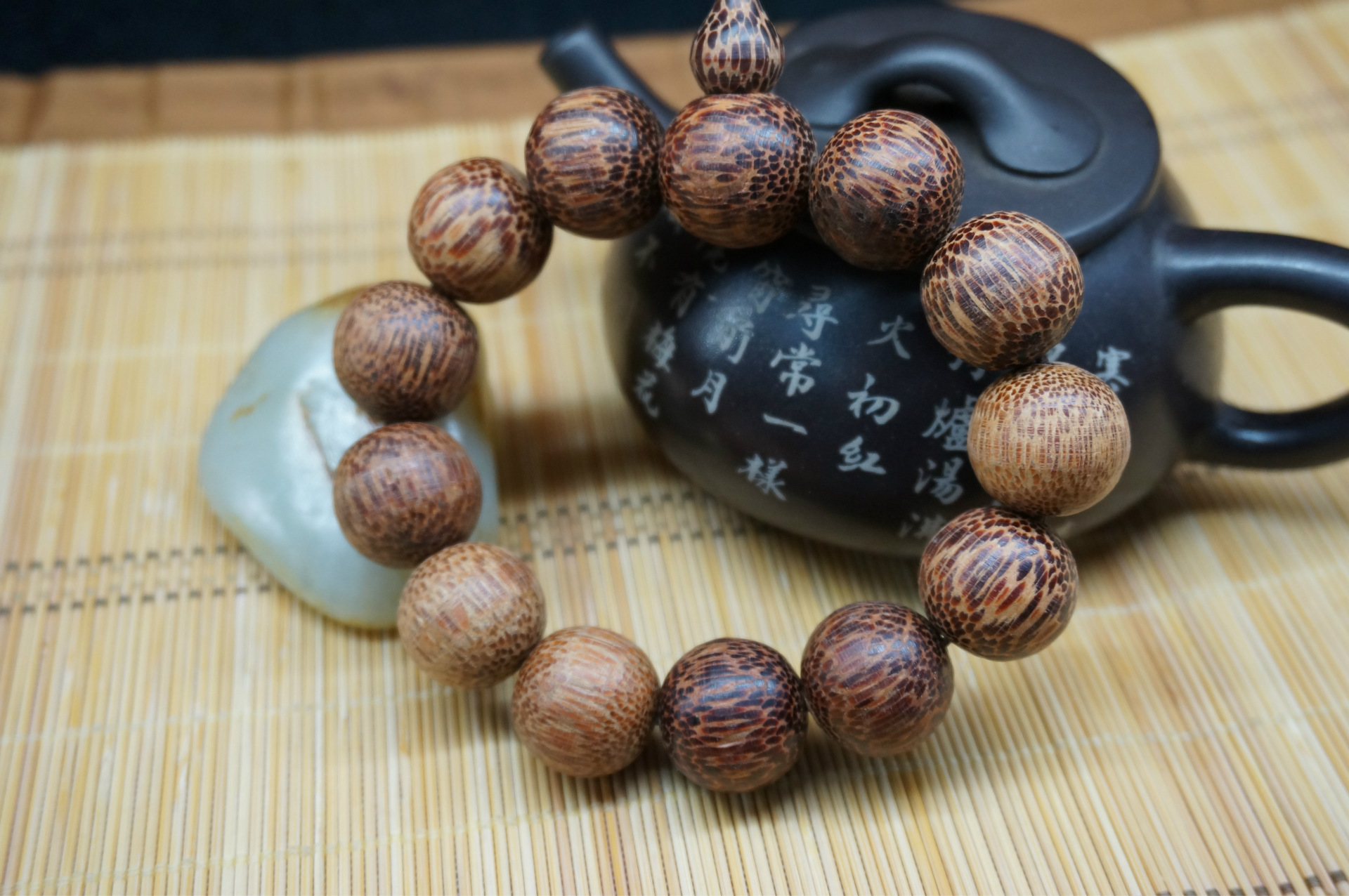批发供应越南虎皮沉手串 18mm 20mm 2种规格