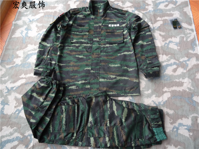 武警18式虎斑冬特战服图片