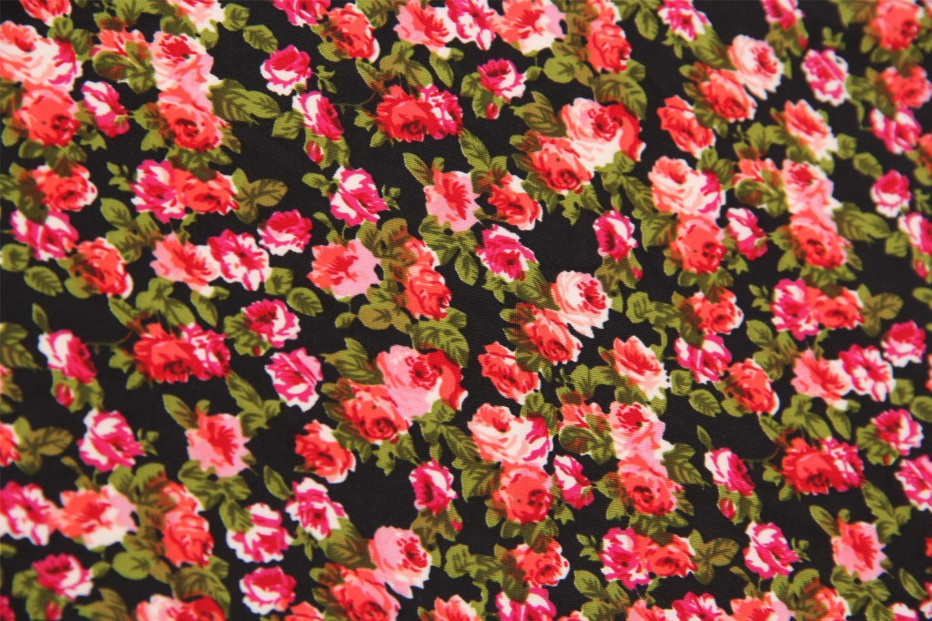 浙江绍兴韩版 夏季 黑底 玫瑰图案 活性染料印花 针织冰丝 印花面料