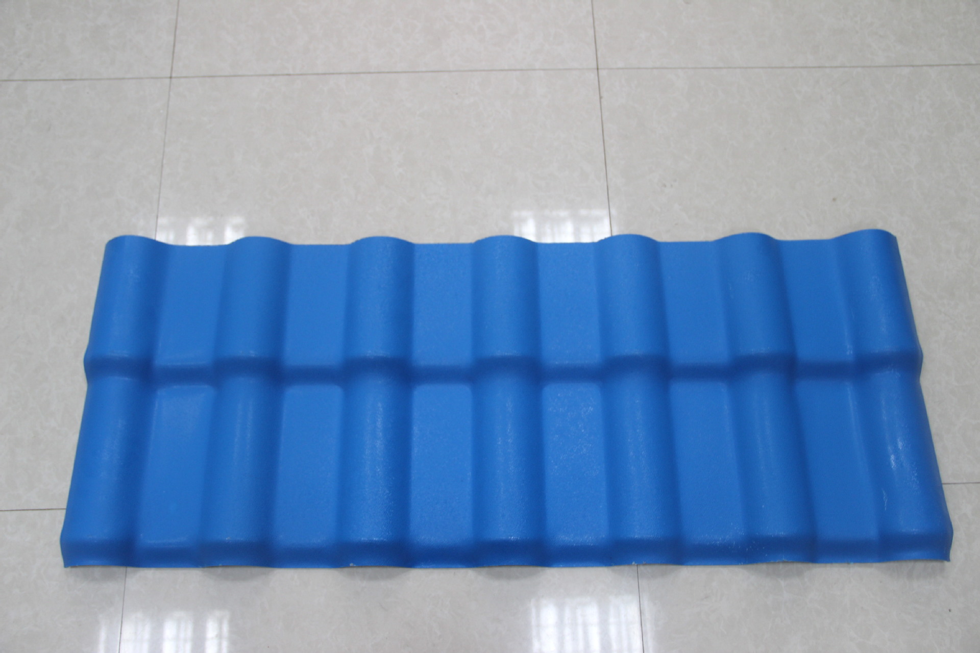 0mm蓝色合成树脂瓦 屋面装饰新型塑料树脂瓦 鹏塑厂家热销!
