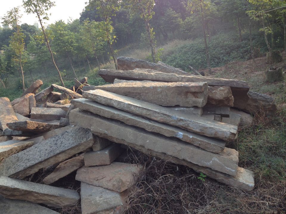 【(拆迁公司)供应旧麻石板,古石条,仿古建筑材料