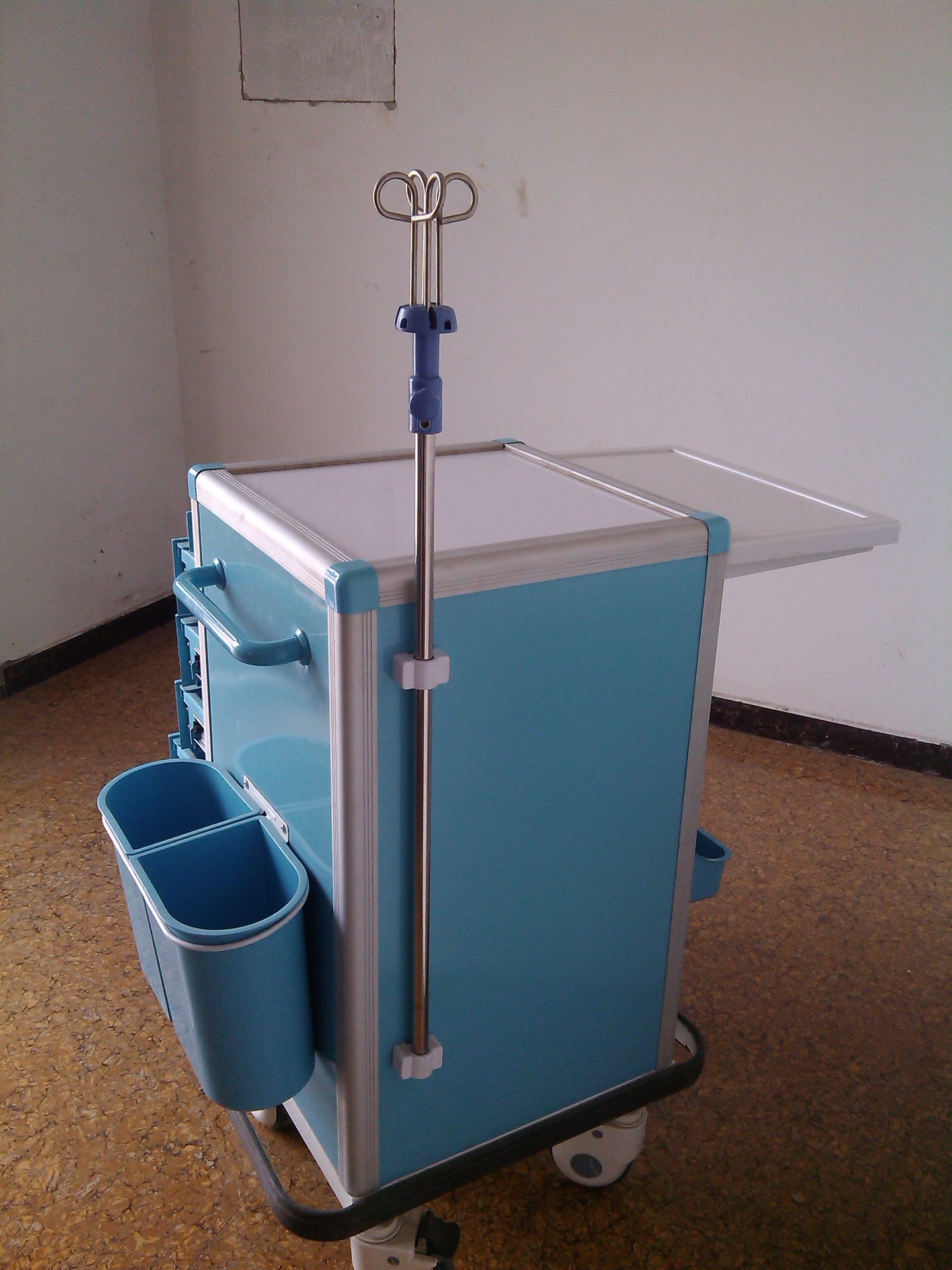 厂家供应新款式abs抢救车 医用急救车 质保一年