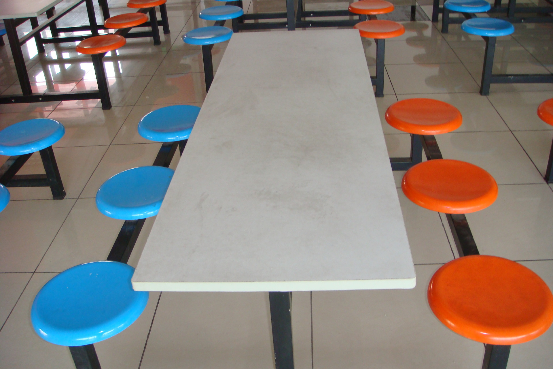 厂家直销学校食堂餐桌椅 餐桌椅组合 4人餐桌椅连体 批发特价c19