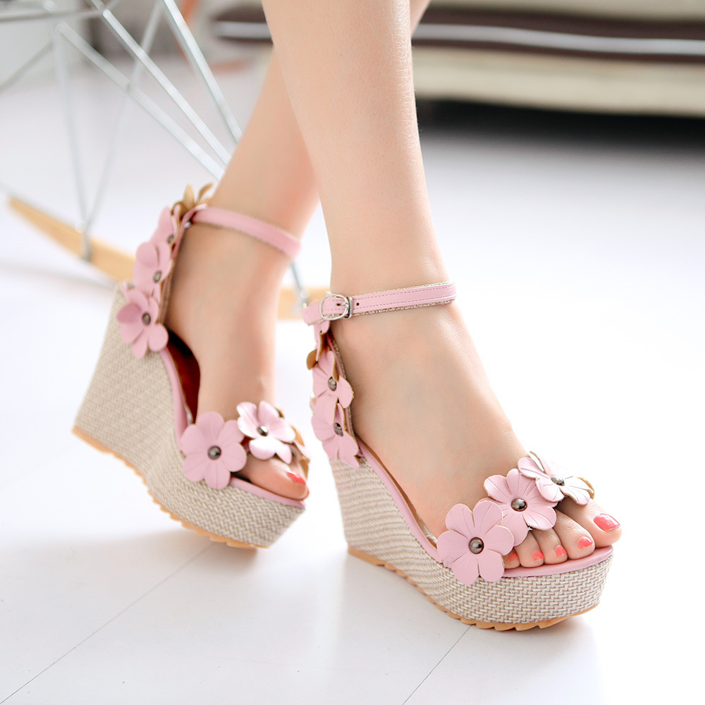2014年新款甜美花朵露趾坡跟凉鞋 糖果色韩版淑女休闲扣带凉鞋图片_35
