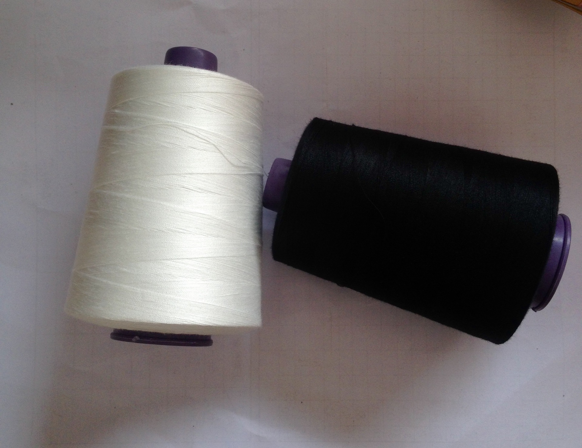 广东深圳广州东莞虎门大量批发制衣pp涤纶402黑白大针车线