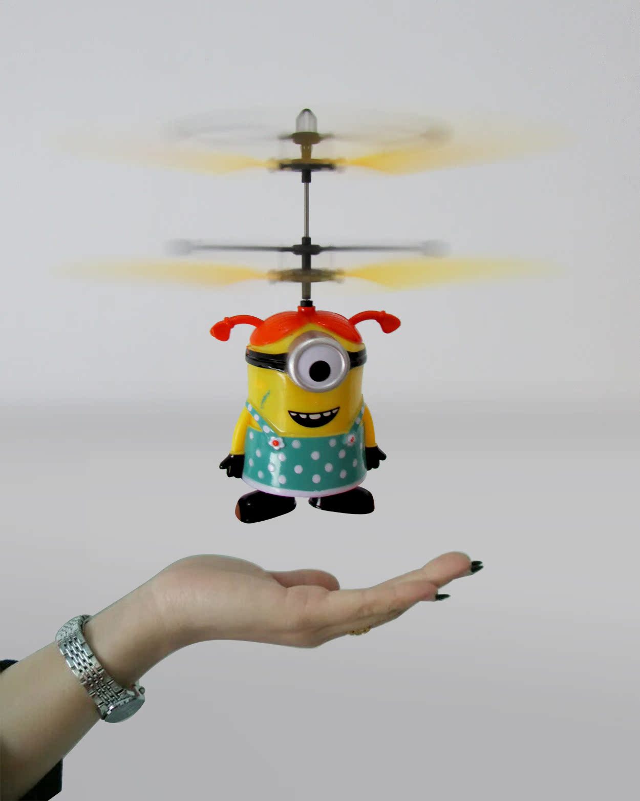 新奇特地摊热卖感应玩具感应小黄人感应飞行器遥控小飞机jj2999