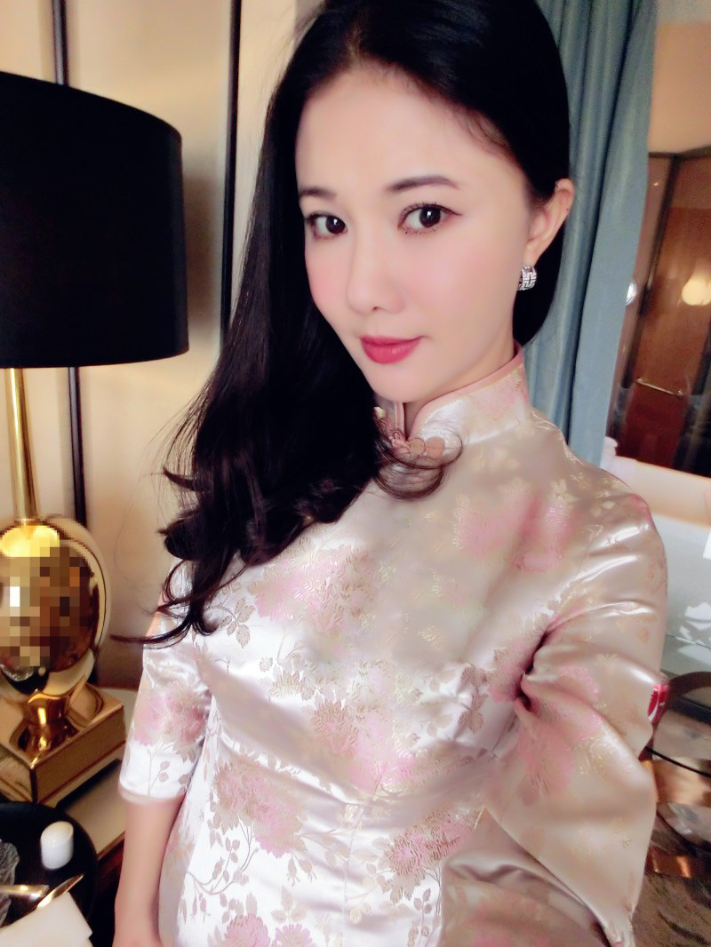 同款网络红人呛口小辣椒同款粉花短款小袄九分袖旗袍 图片_高清大图