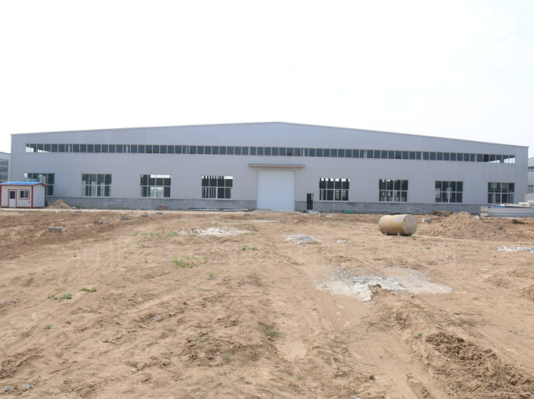 此厂房长80米,宽米,高9米 作为汽车零配件加工厂使用