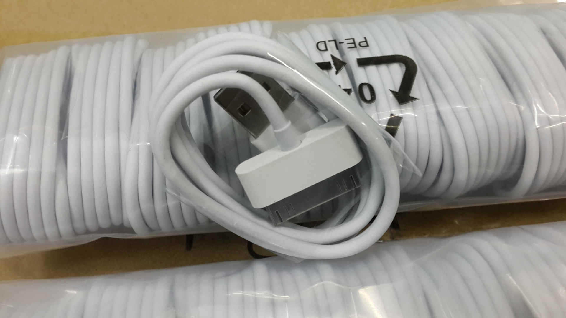 4s数据线 苹果4充电数据传输线 iphone4苹果4s数据线 数据线批发