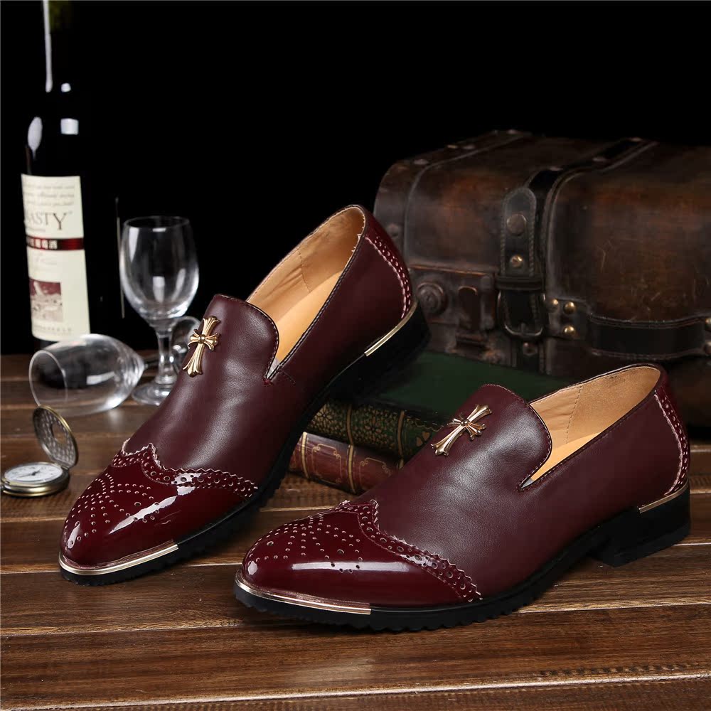 新款英伦风男士休闲鞋复古布洛克流苏男鞋潮流透气雕花尖头皮鞋男